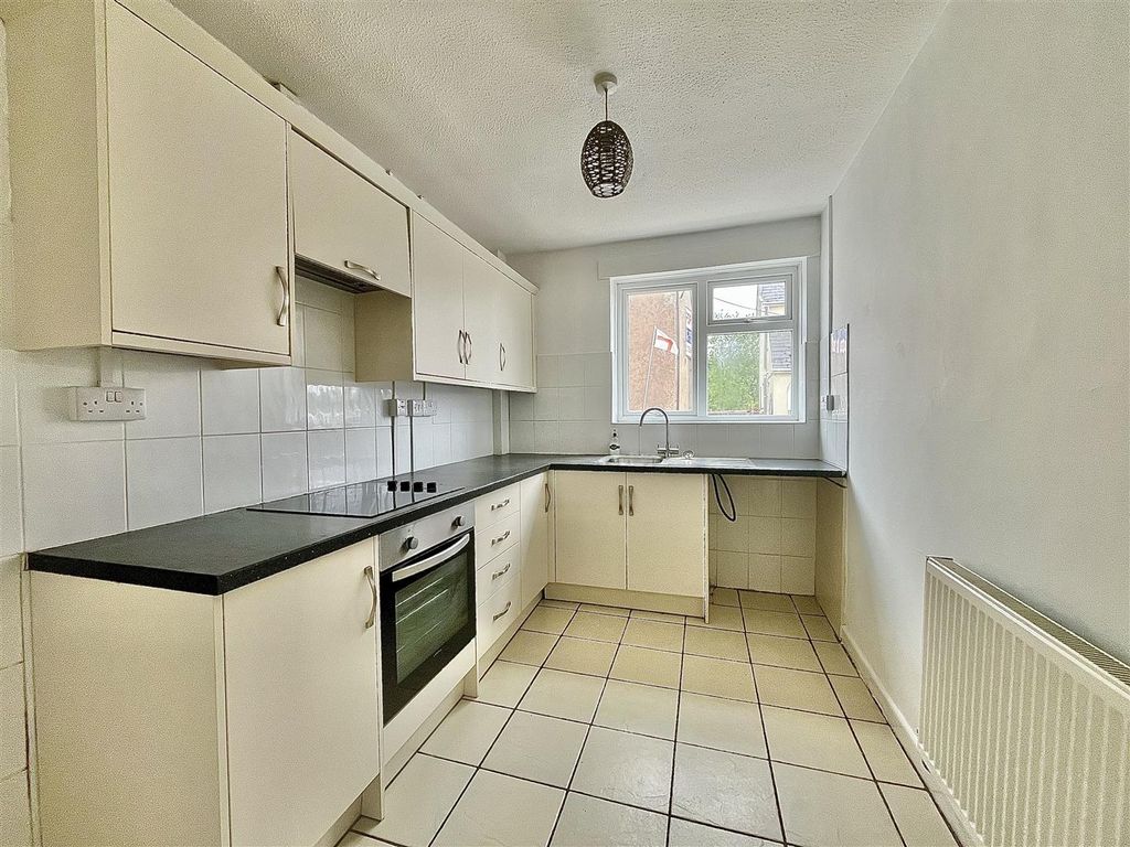 Property photo 3 of 18