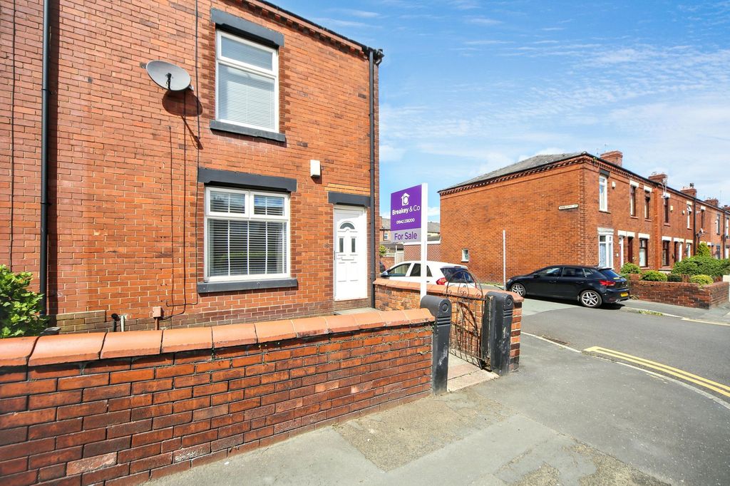 Property photo 1 of 19