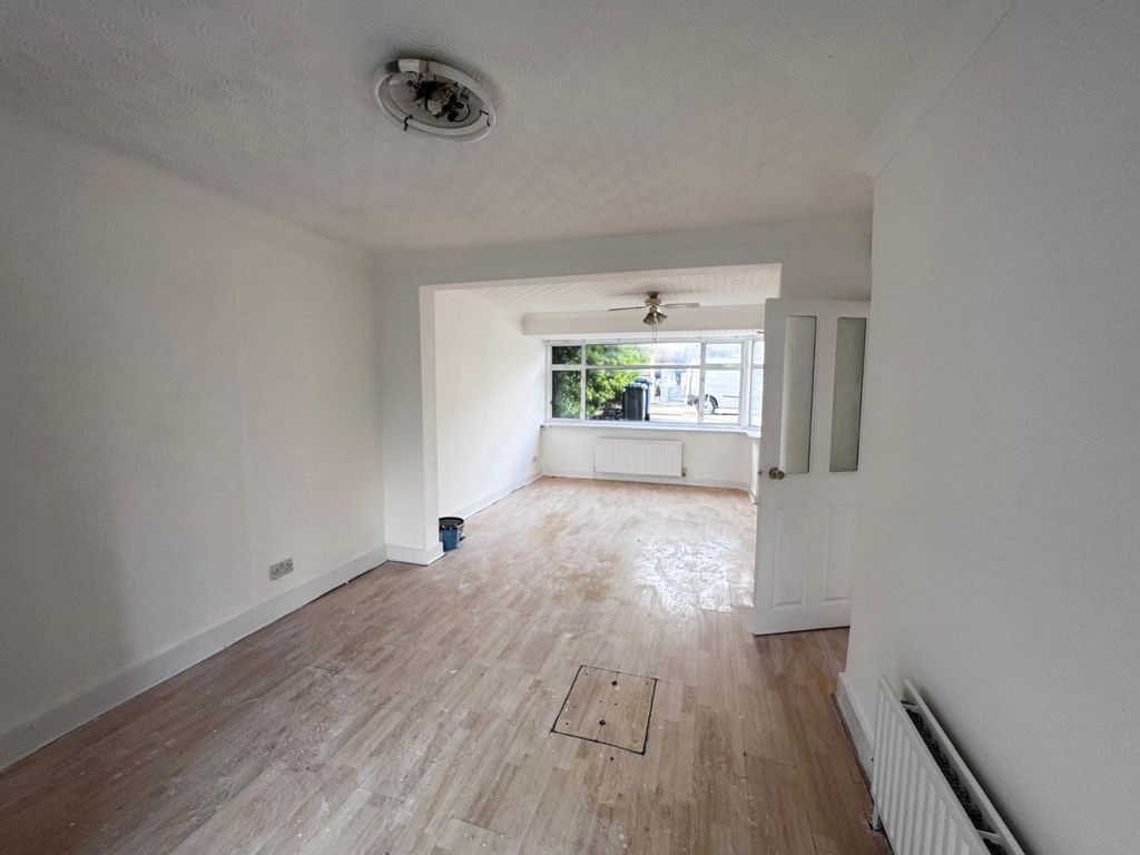 Property photo 2 of 9 Photo 2