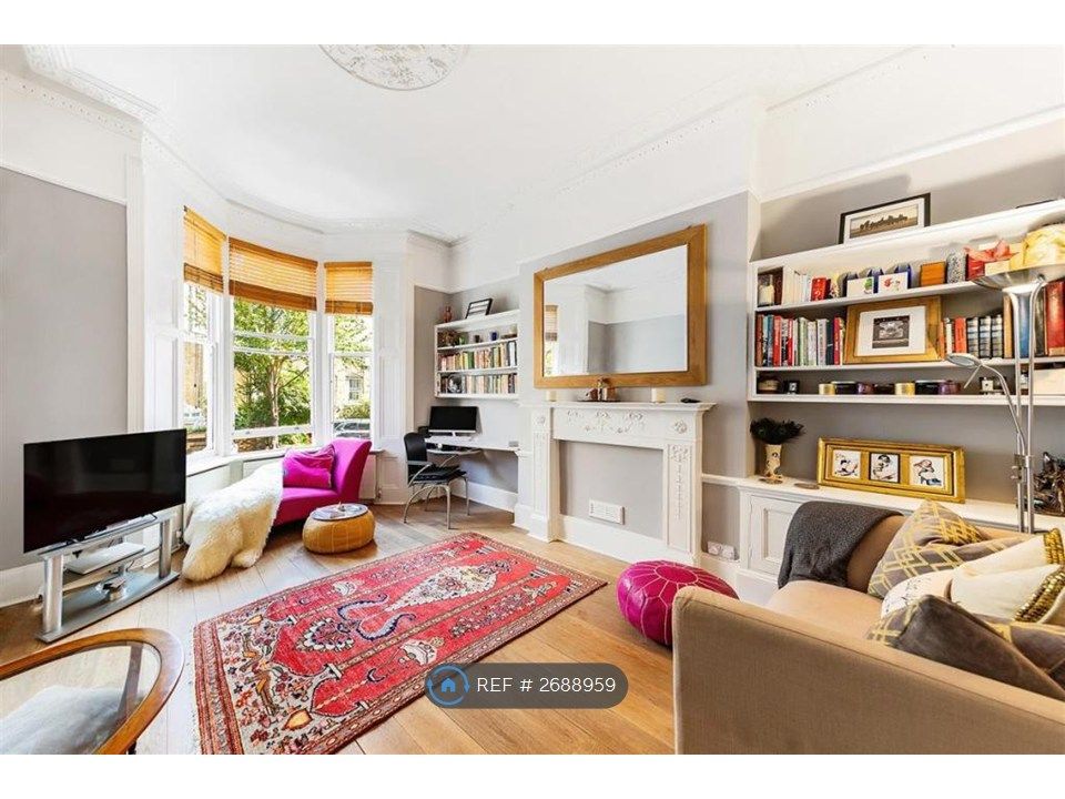 Property photo 1 of 5 Living Room