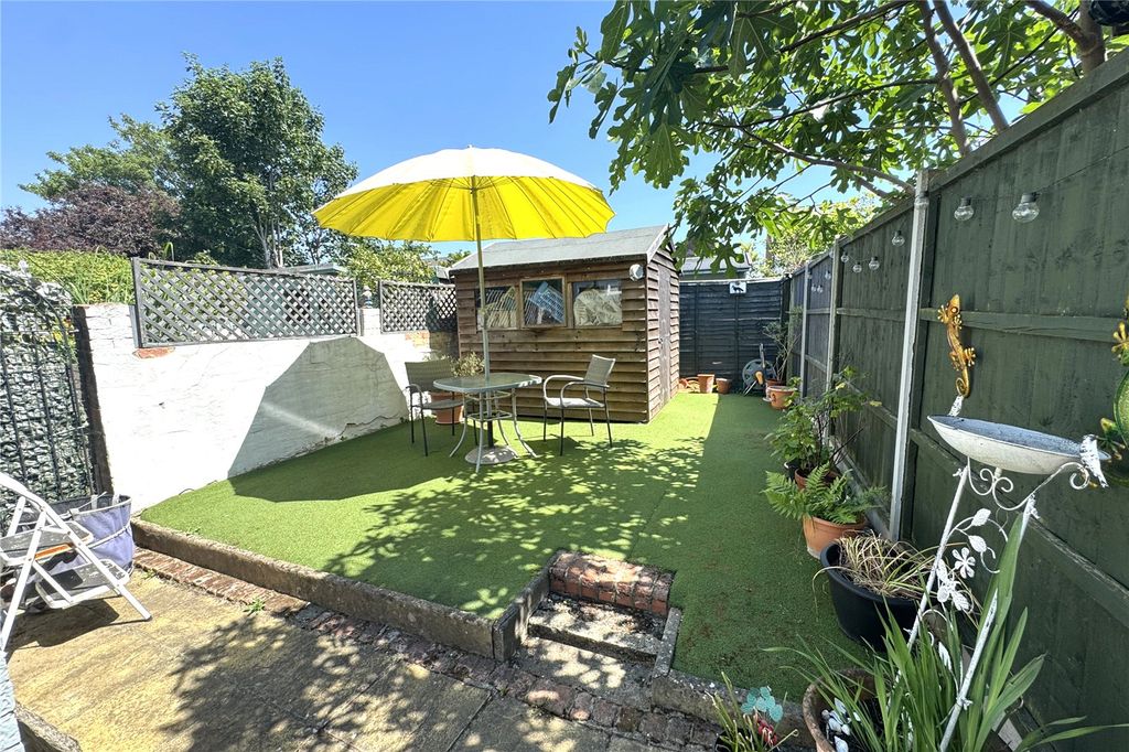 Property photo 2 of 12 Picture No. 20