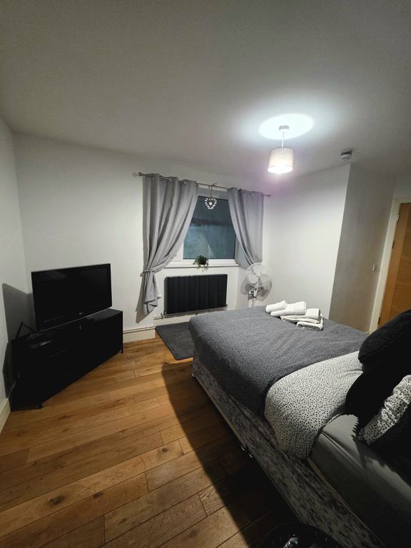 Property photo 2 of 6