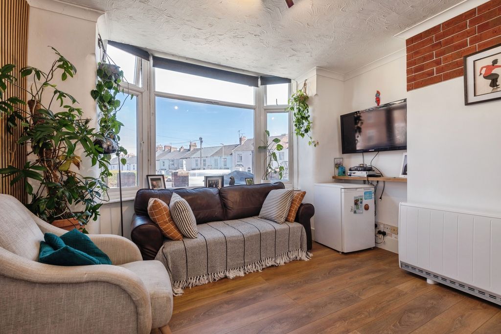 Property photo 2 of 14 Pbox-Img.Jpg