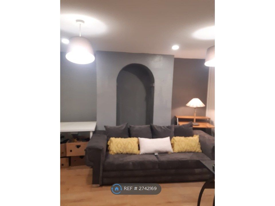 Property photo 2 of 9 Living Room