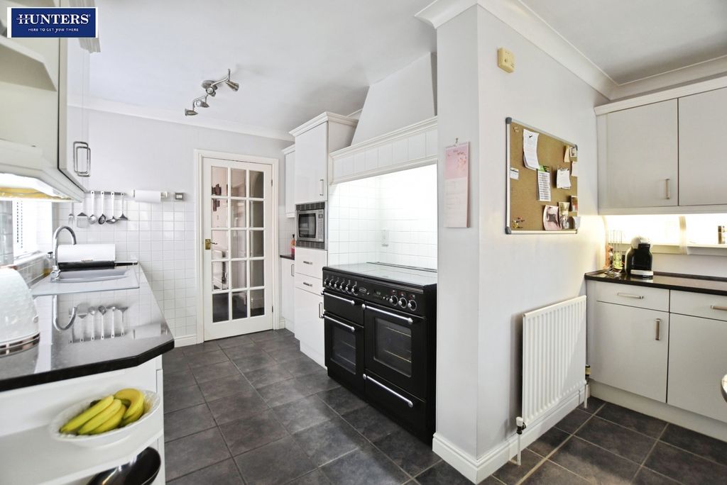 Property photo 2 of 30 Kitchen