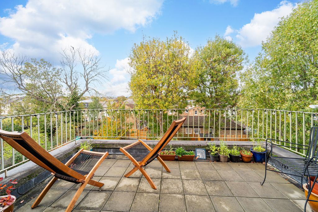 Property photo 3 of 12 Ndb09636-Edit