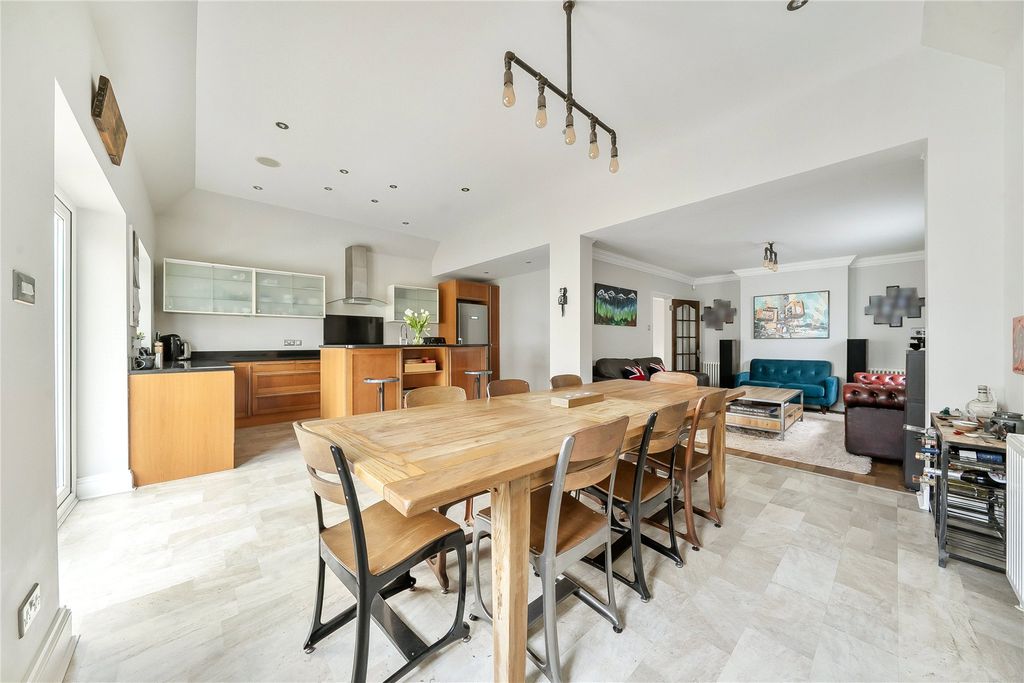 Property photo 2 of 21 Picture No. 20