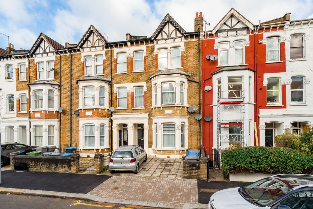 Property photo 2 of 11