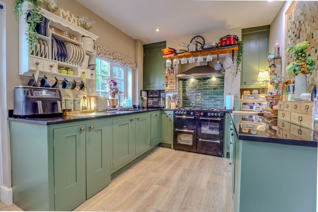 Property photo 2 of 23