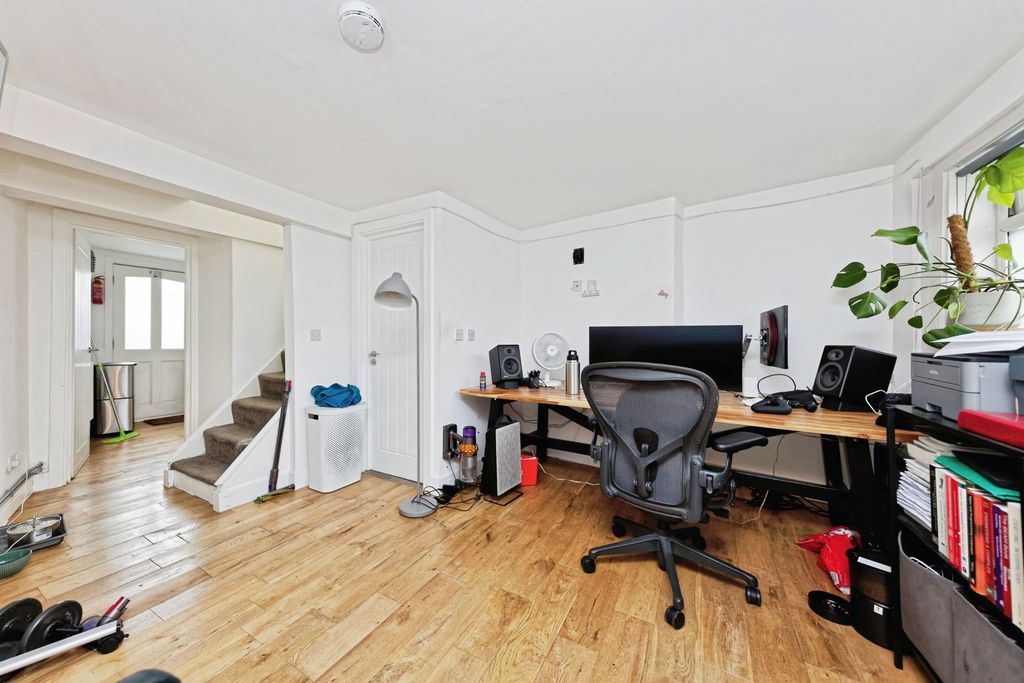 Property photo 2 of 16 Photo