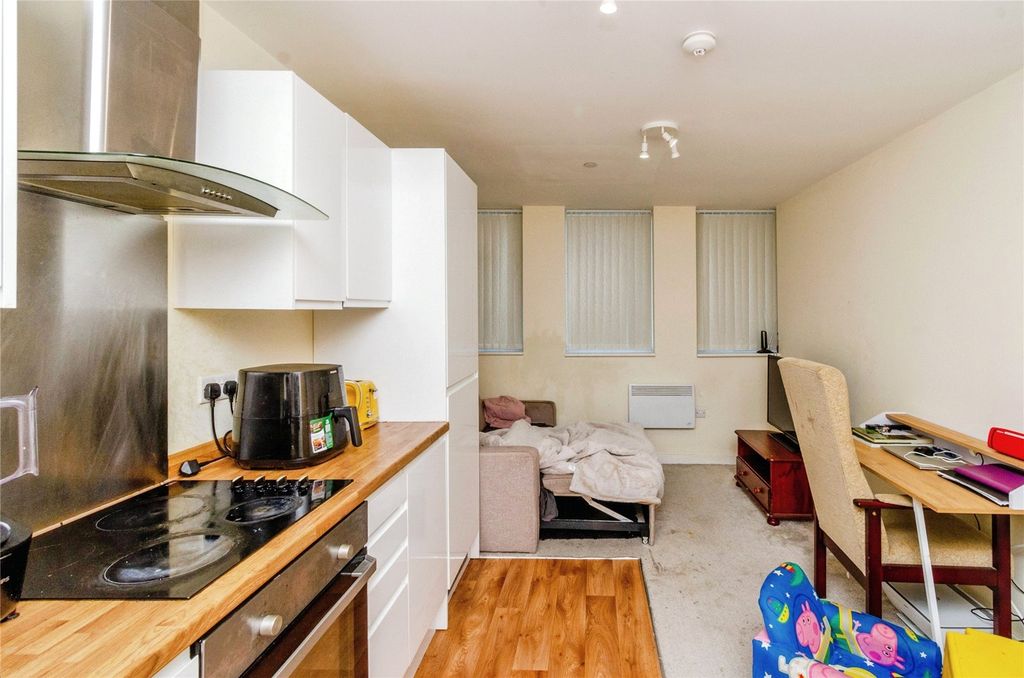 Property photo 3 of 15 Picture No. 06
