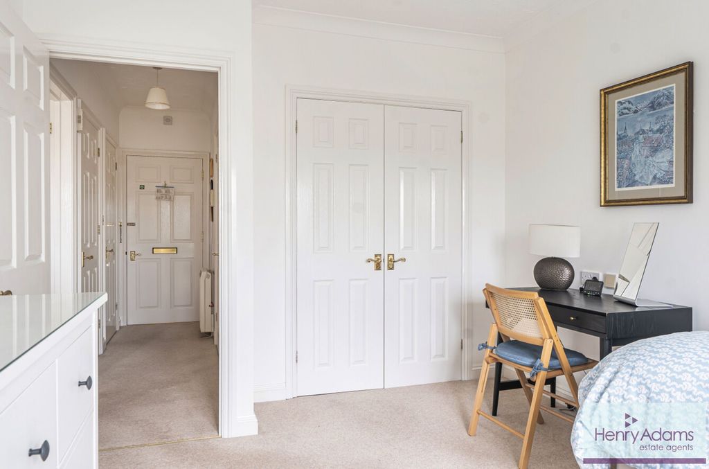 Additional image 9 of 1 bed flat for saleKing George Avenue, Petersfield GU32