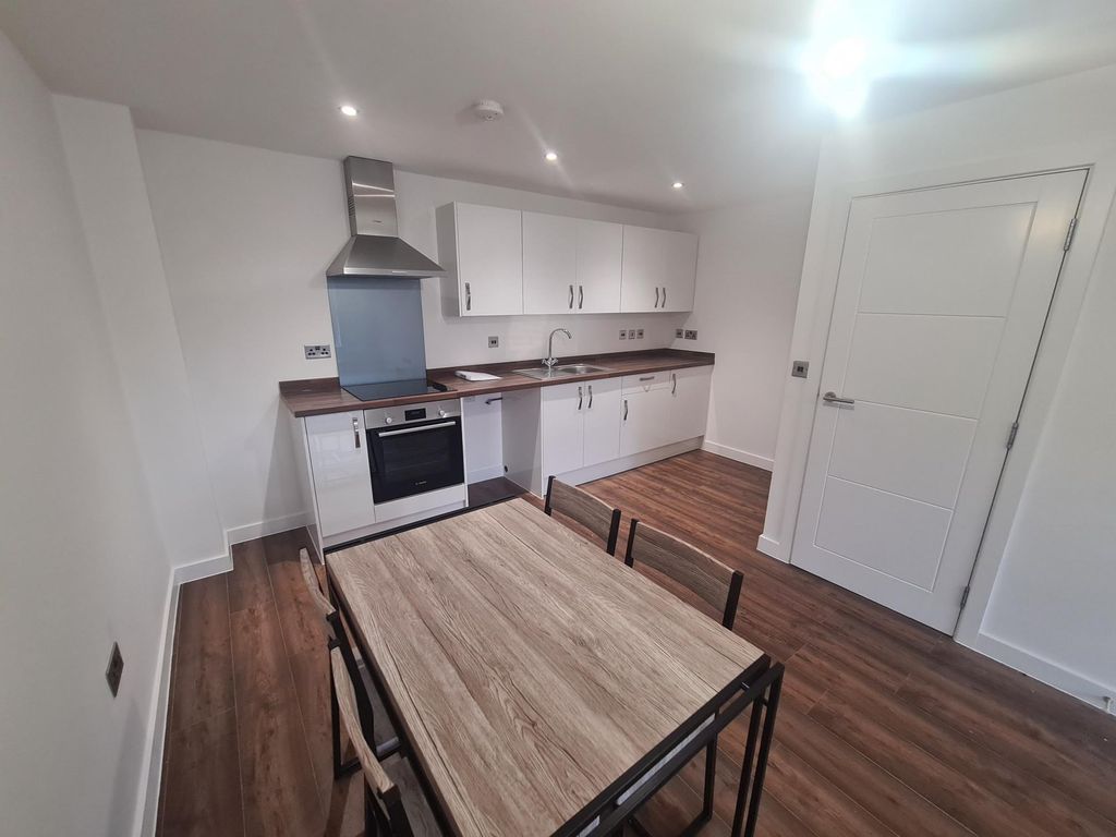Property photo 1 of 7 Dining Room