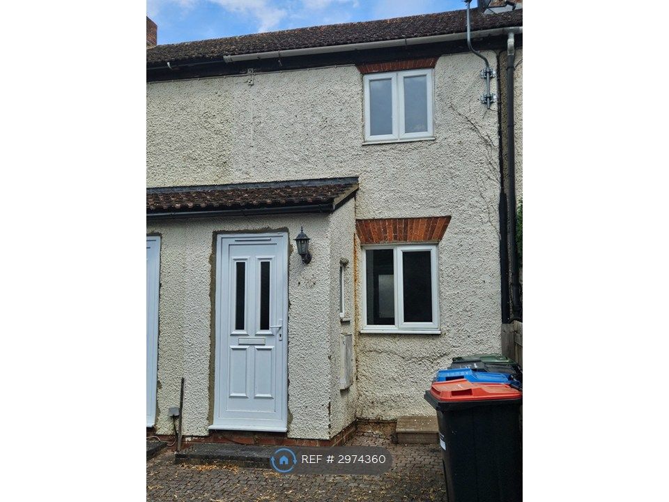 Property photo 1 of 9 Charming Victorian Village Cottage