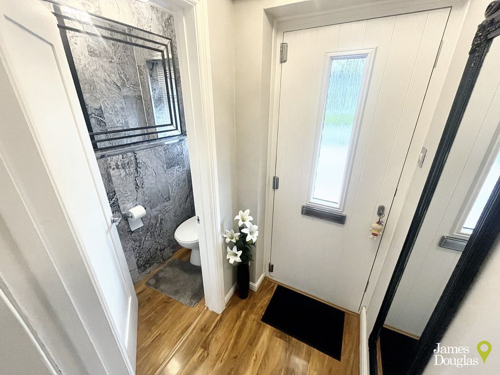 Property photo 3 of 20 Liv1 (1)