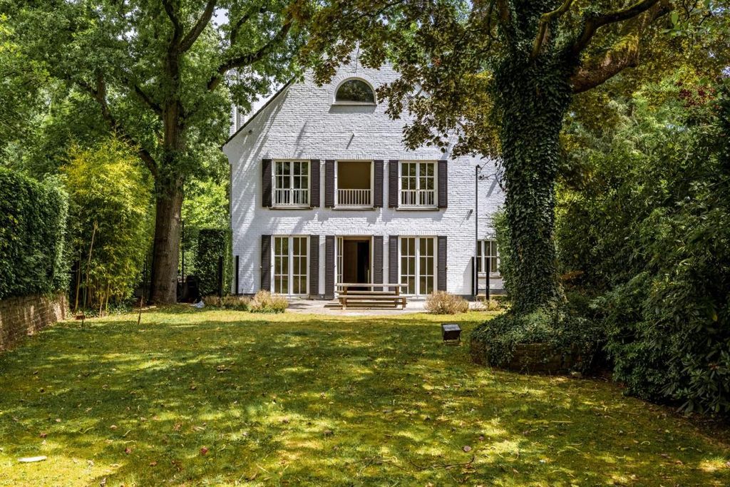 Property photo 1 of 33