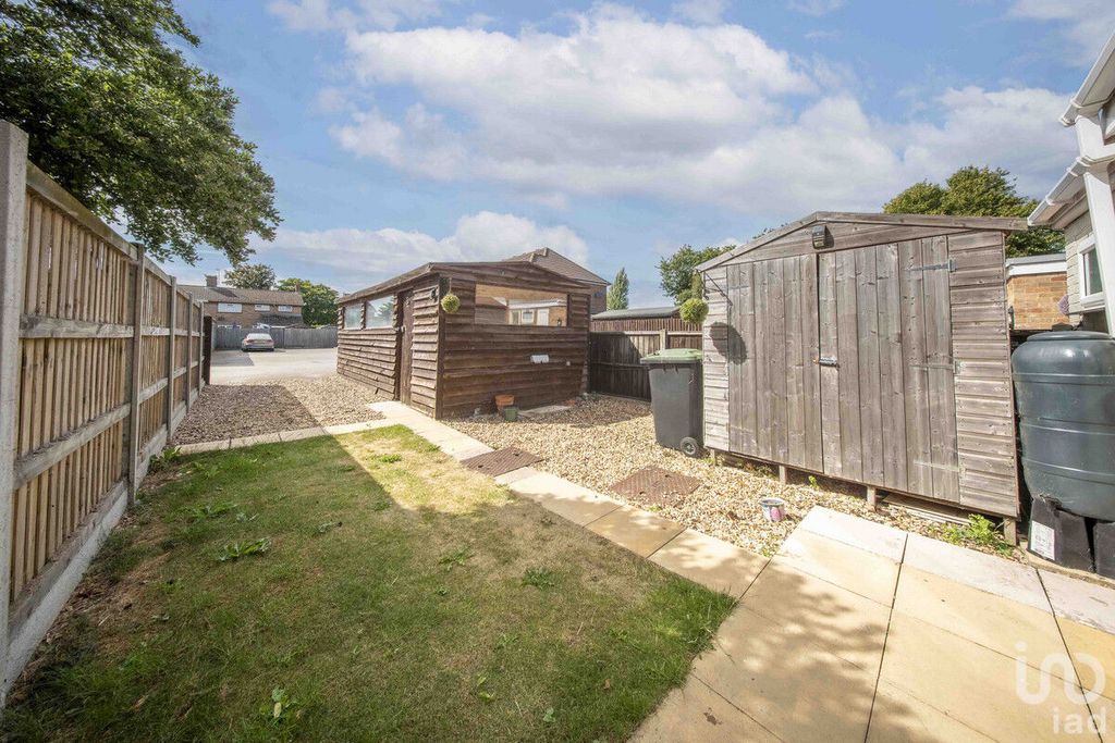 Property photo 2 of 23