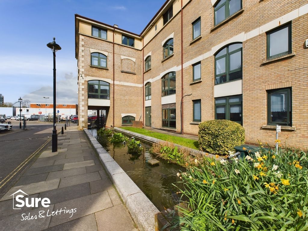 Property photo 1 of 12 4755531