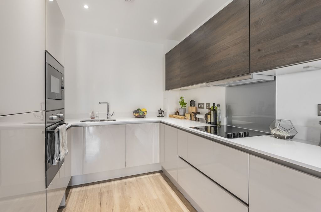 Property photo 2 of 9 660932 (6)