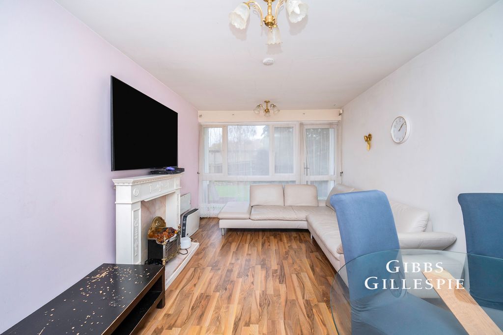 Property photo 2 of 10 Photo