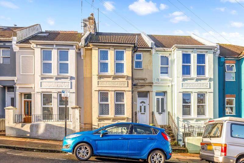 Property photo 1 of 30 Photo 3