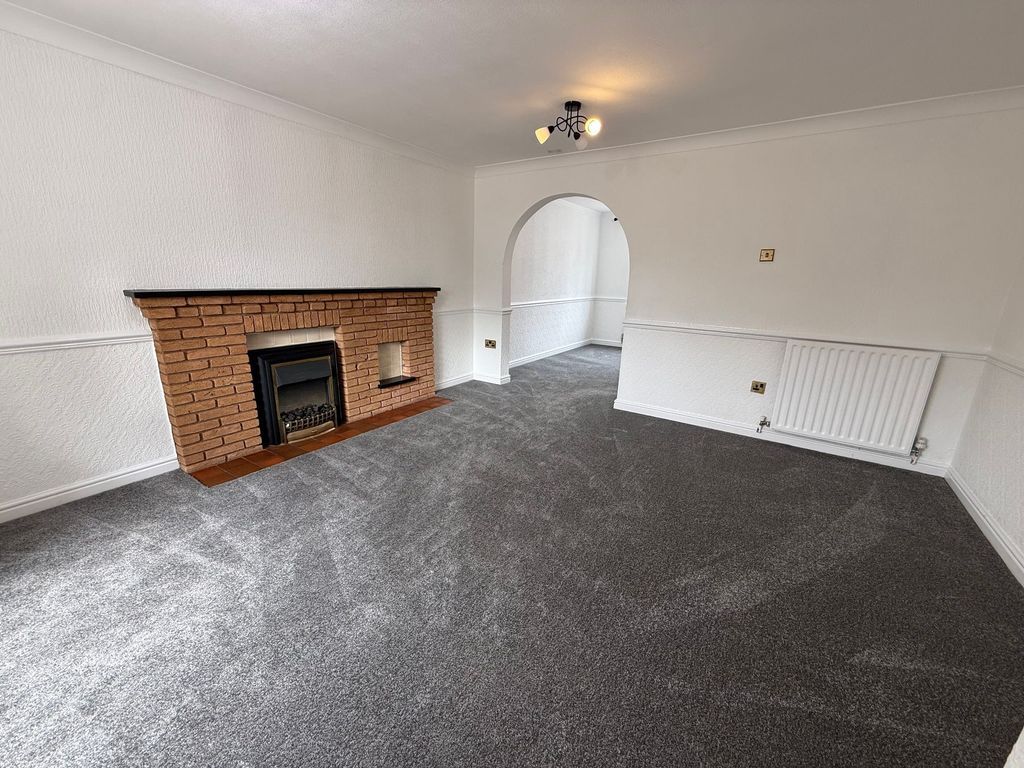 Property photo 3 of 27