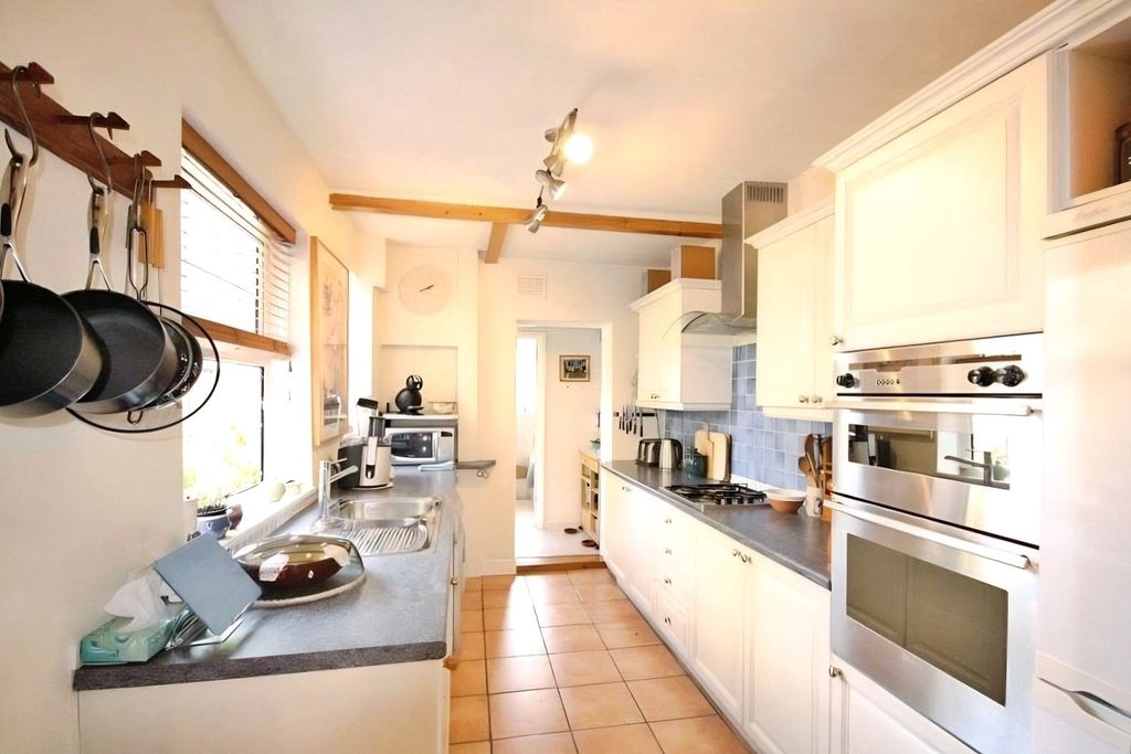 Property photo 3 of 15 Kitchen