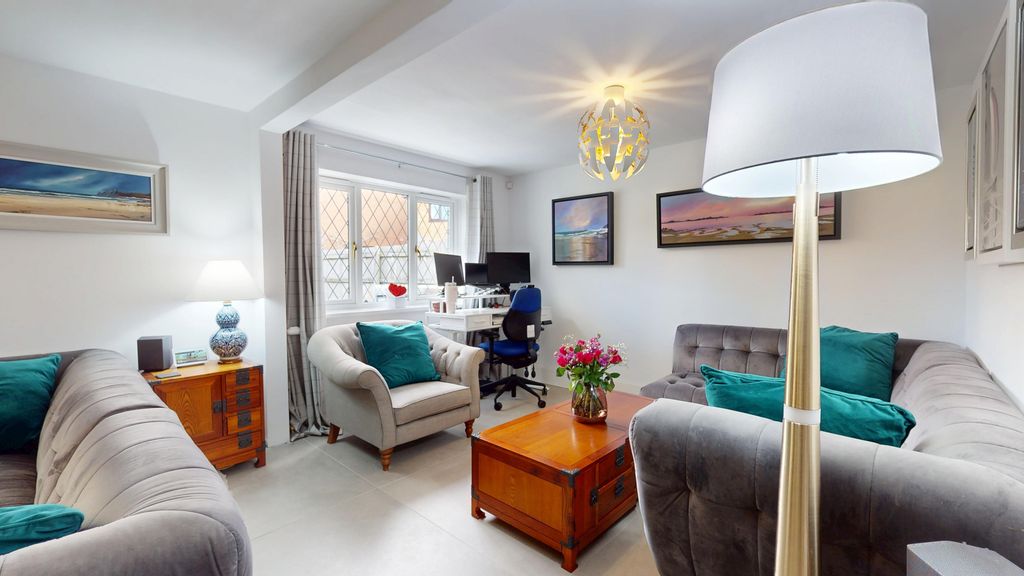 Property photo 3 of 27