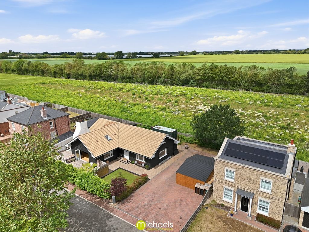 Property photo 2 of 51