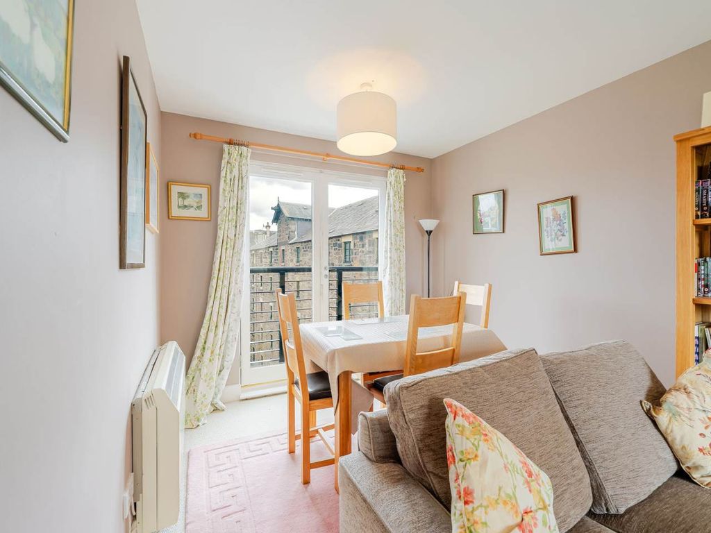 Property photo 3 of 15 Interiors-5