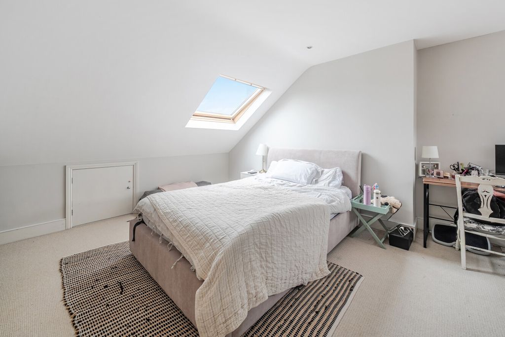 Property photo 3 of 12 1-69E723430Df3F-1...