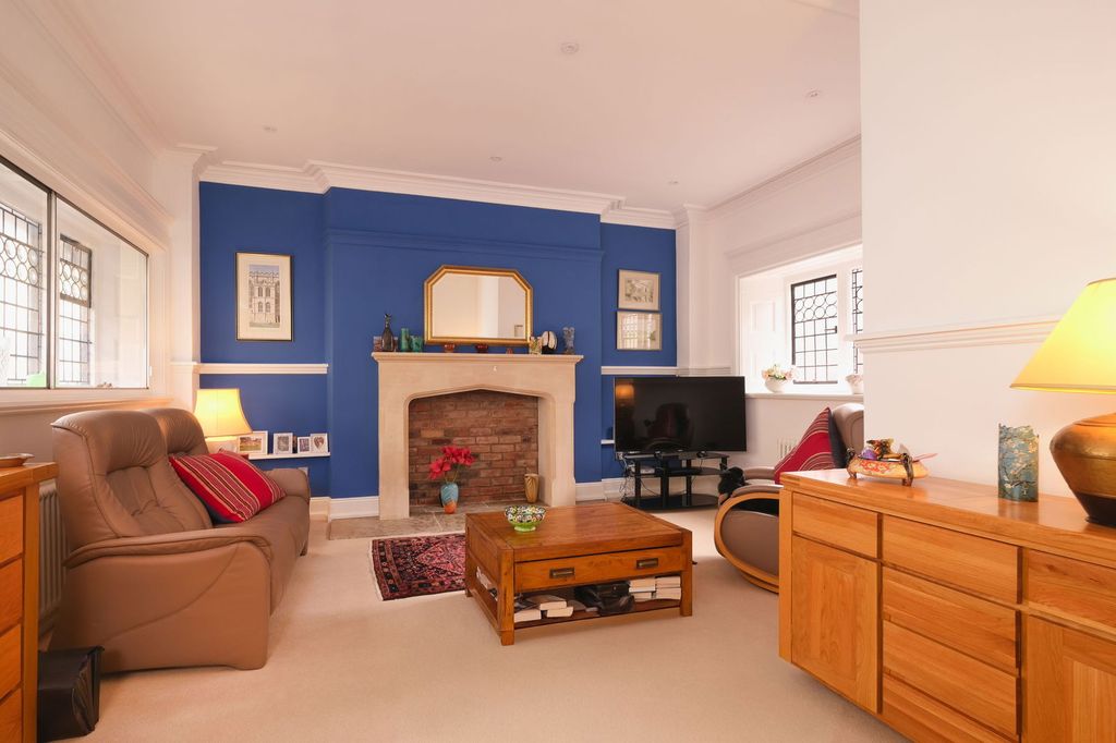 Property photo 2 of 16