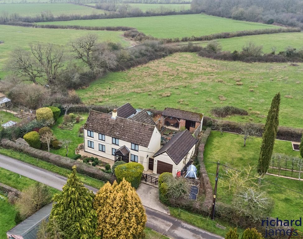 Property photo 1 of 18 3cc40B17F7F74A96A7c0d6Fa8B43Ff2d