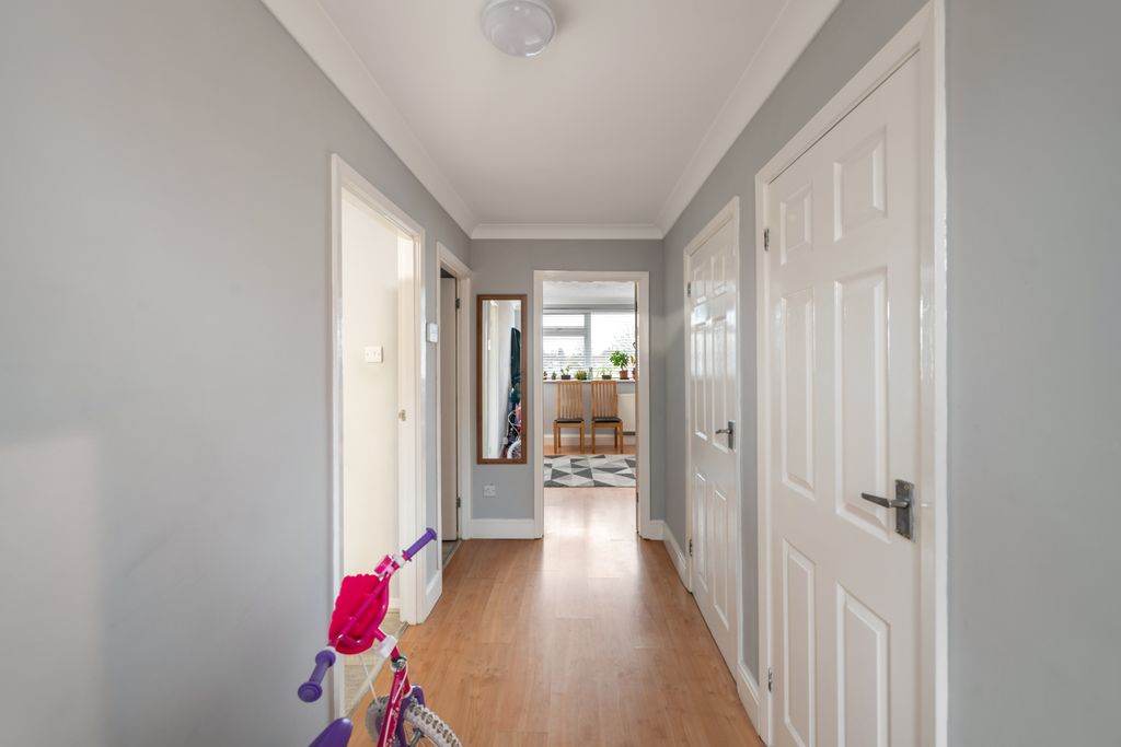 Property photo 3 of 9 Hallway