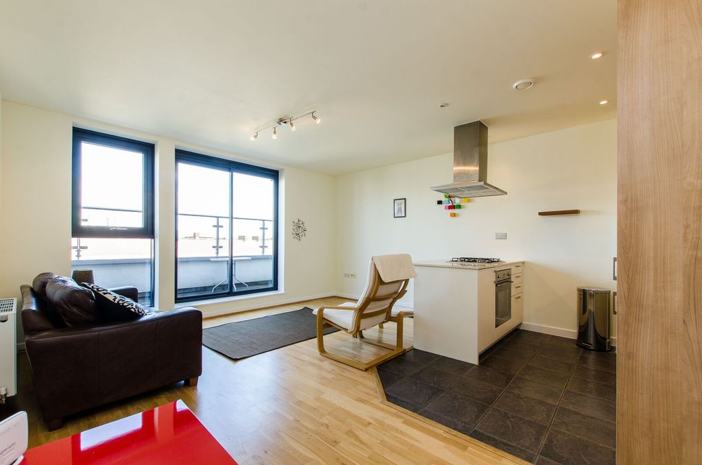 Property photo 1 of 12