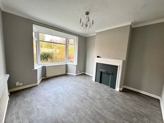 Property photo 1 of 17 Lounge