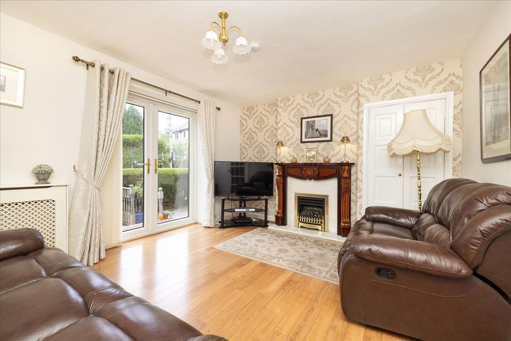 Property photo 2 of 29