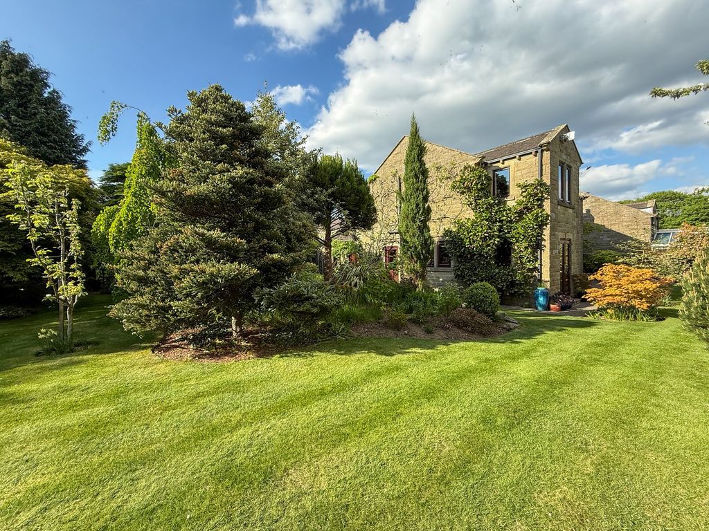Property photo 1 of 39
