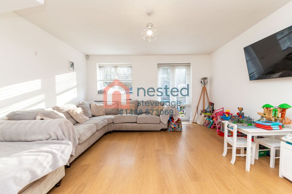 Property photo 2 of 12