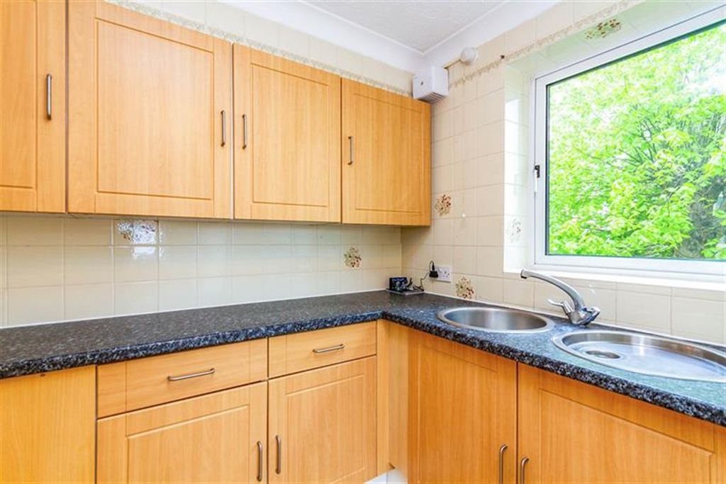 Property photo 1 of 9 (Main)