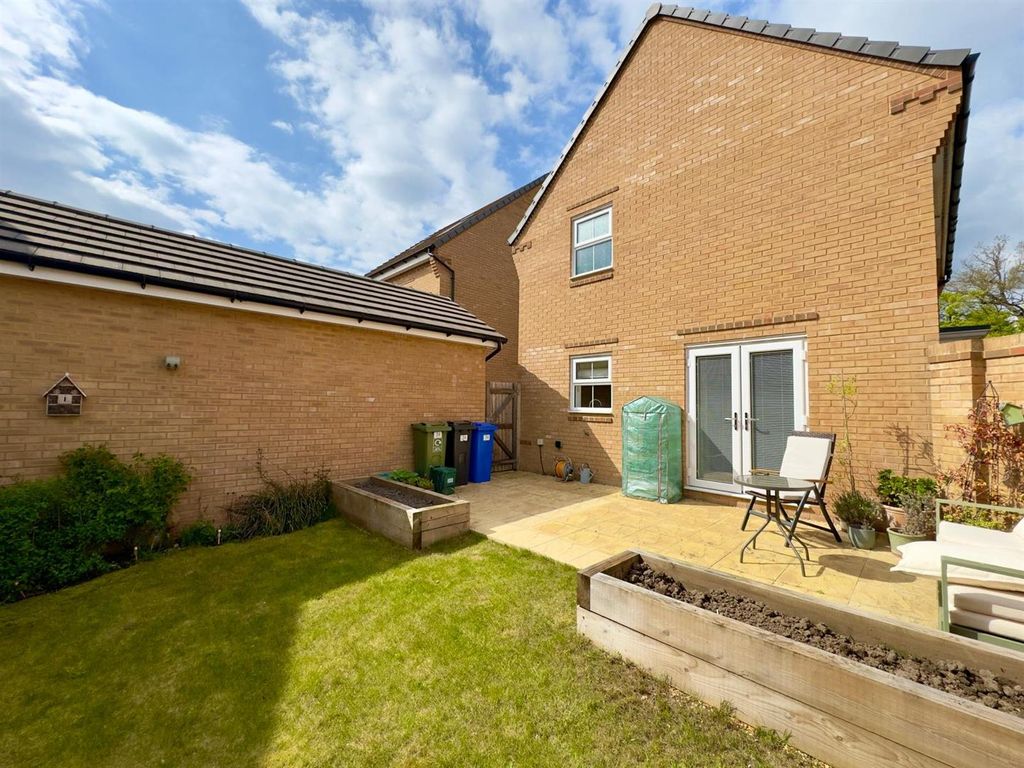 Additional image 23 of 3 bed detached house for saleWebb Close, Hook RG27