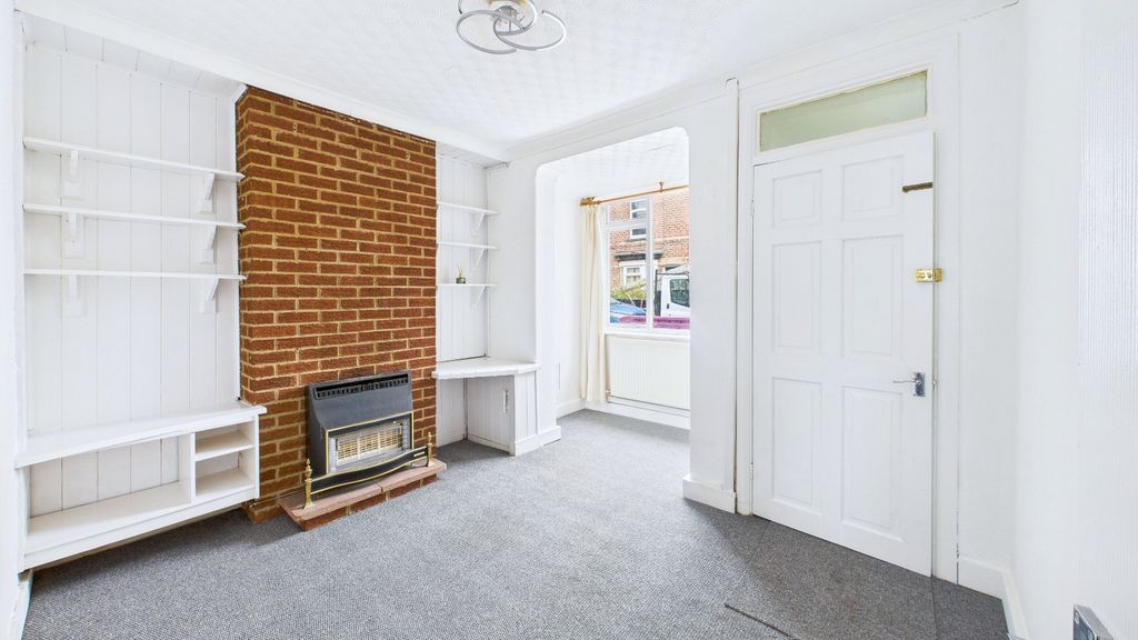 Property photo 3 of 11 Cam02351G0-Pr0084-Still021