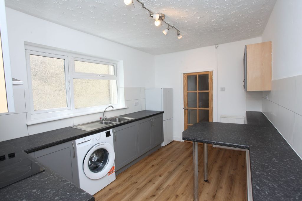 Property photo 2 of 24