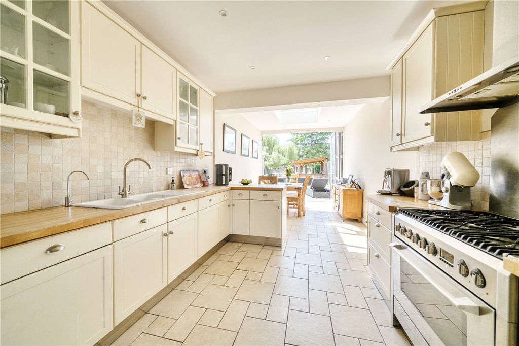 Property photo 2 of 22 Kitchen