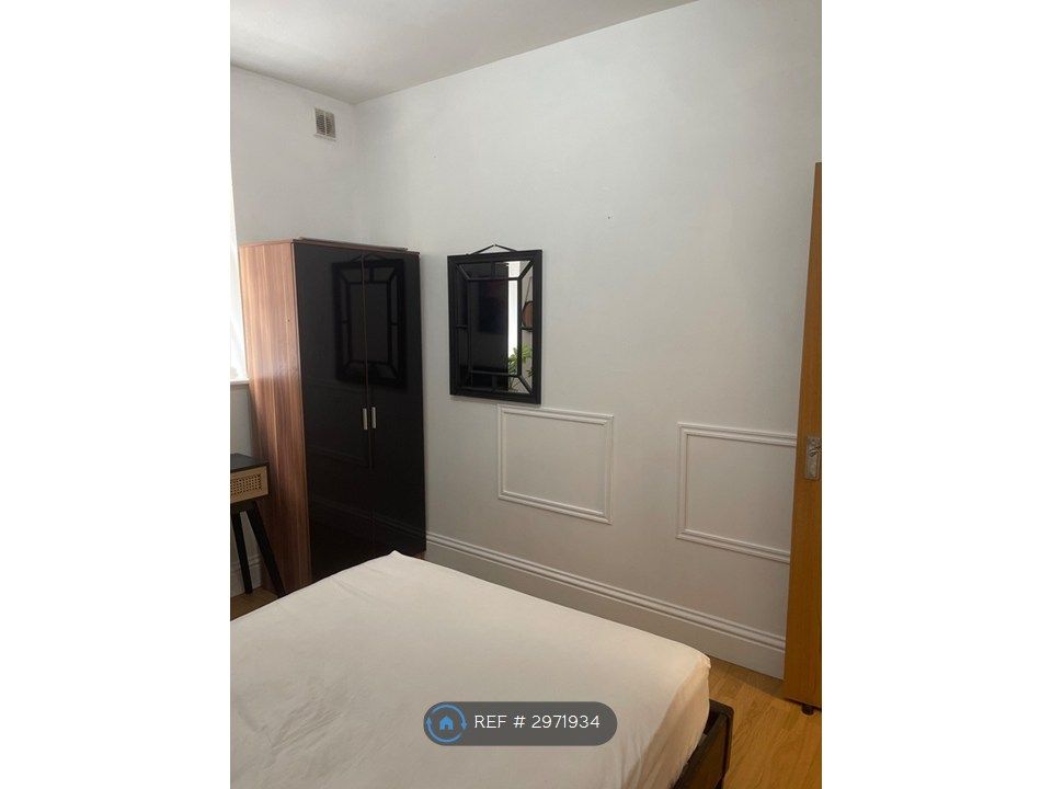 Property photo 3 of 32
