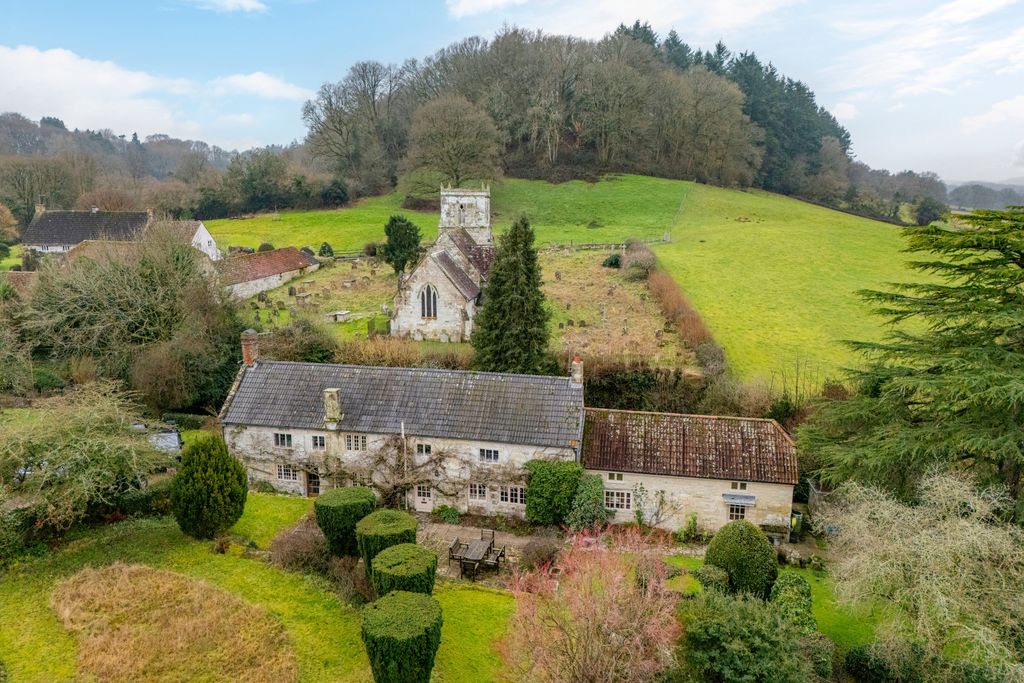 Property photo 1 of 30 Setting