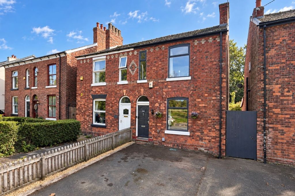 Property photo 1 of 32
