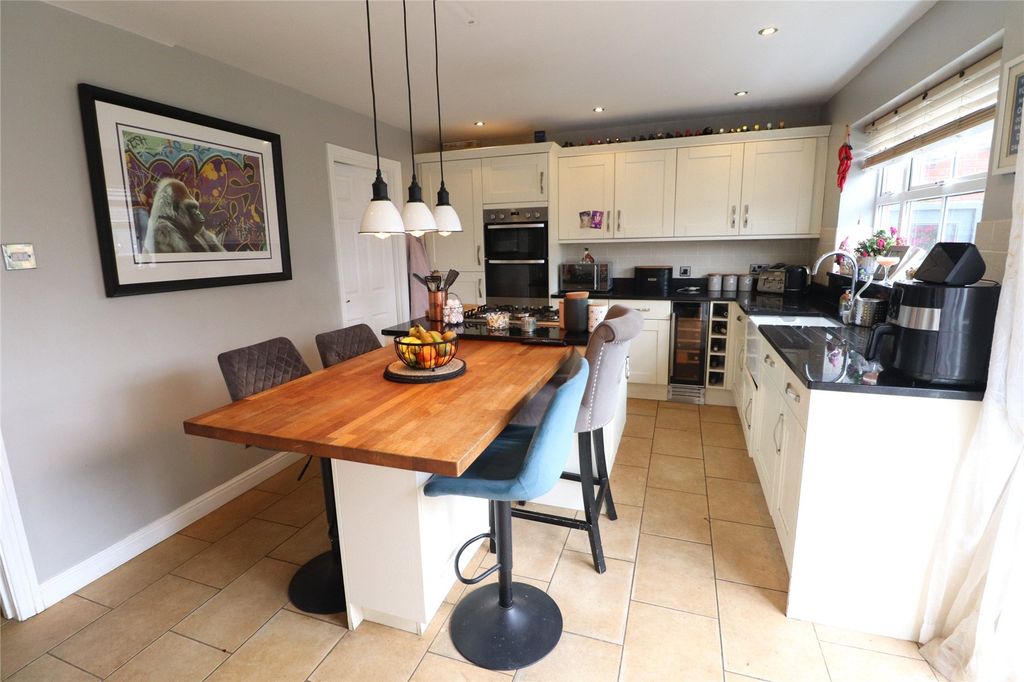Property photo 3 of 33 Picture No. 71