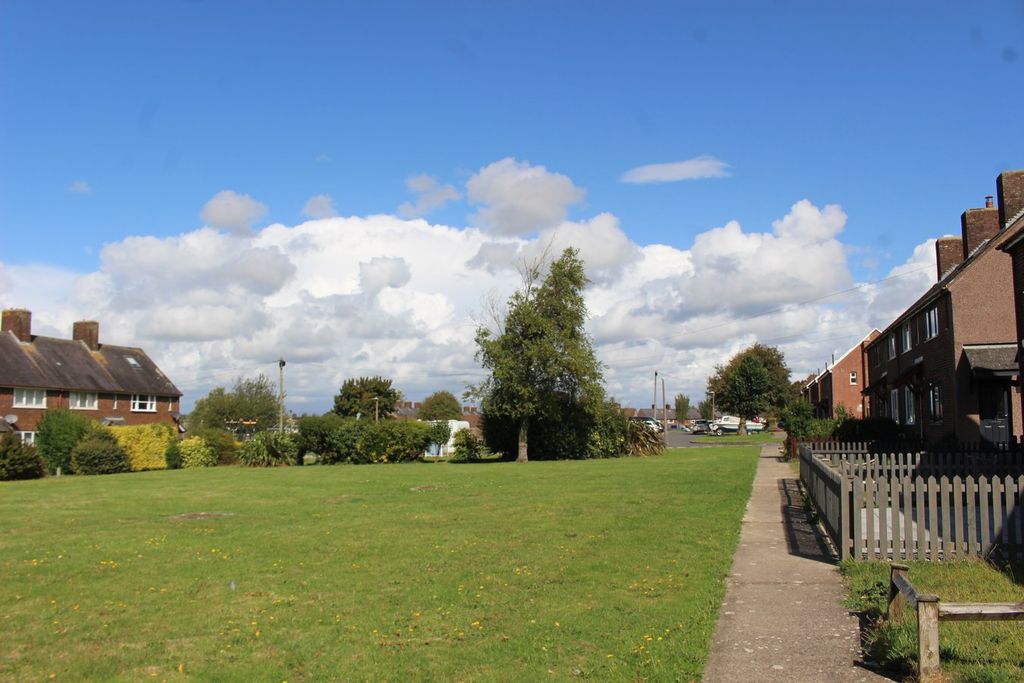 Property photo 2 of 6