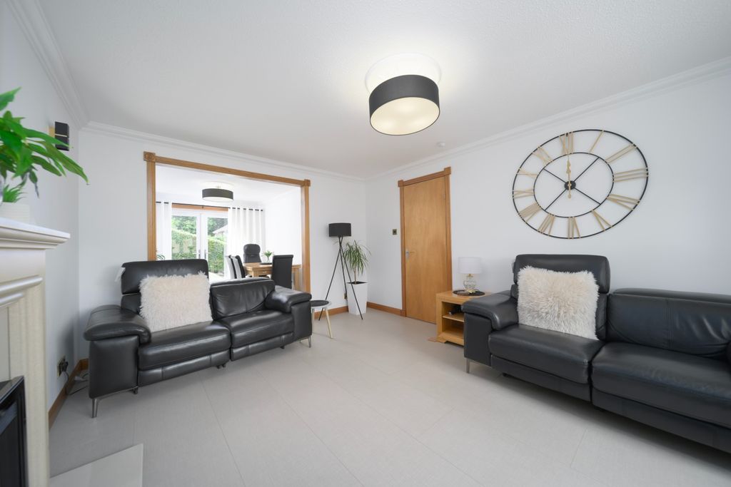 Property photo 3 of 24